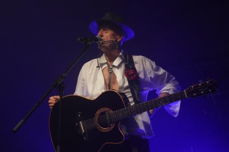 CERKNIŠKA NOČ KONCERT VLADO KRESLIN IN MALI BOGOVI 27 FOTO LJUBO VUKELIČ